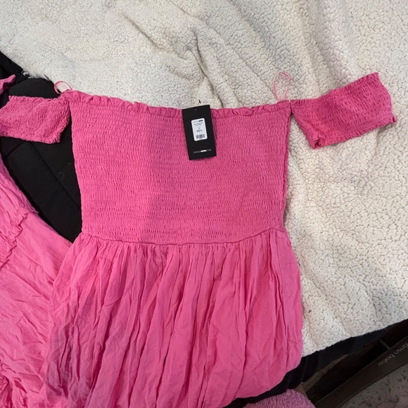 NWT- Fashion Nova- Off Shoulder, floor-length summer dress - Picture 2 of 4